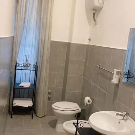 I לינה וארוחת בוקר 4*