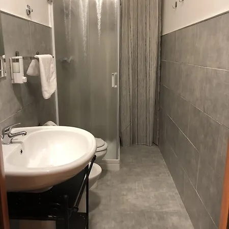 I לינה וארוחת בוקר 4*